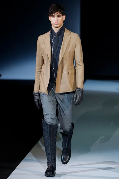 Look 28